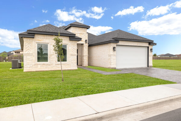 1106 Wesley St, Pharr